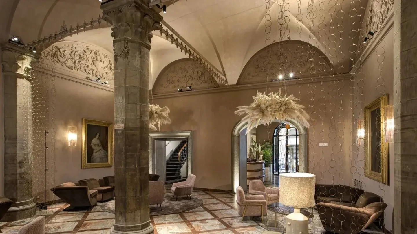 entrance-marble-hotel-cavour-florence